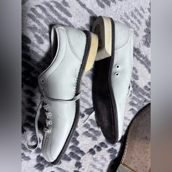 Lady Brunswick White Leather bowling shoes women’s size 7 and a half - Picture 2 of 7